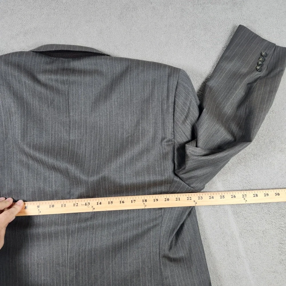 Jos. A. Bank Traveler Wool Blazer Mens 46L Grey Pinstripe Sport Coat Two Button